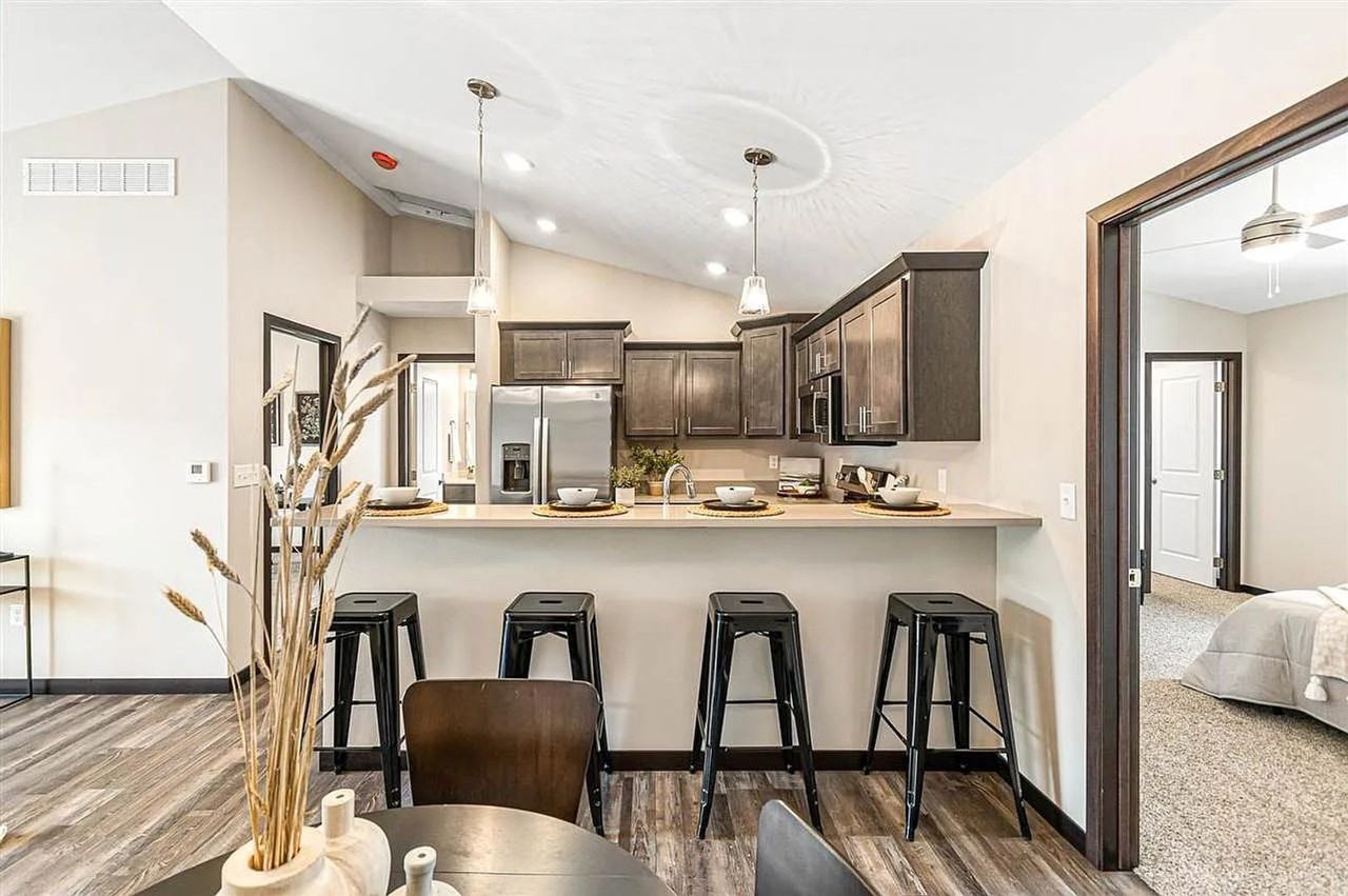 iHoldings II, LLC - Photo 3 of 17