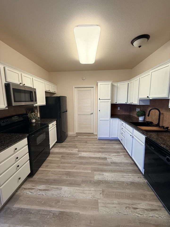 1590 Little Bear Creek Pt #103 - Photo 4 of 9