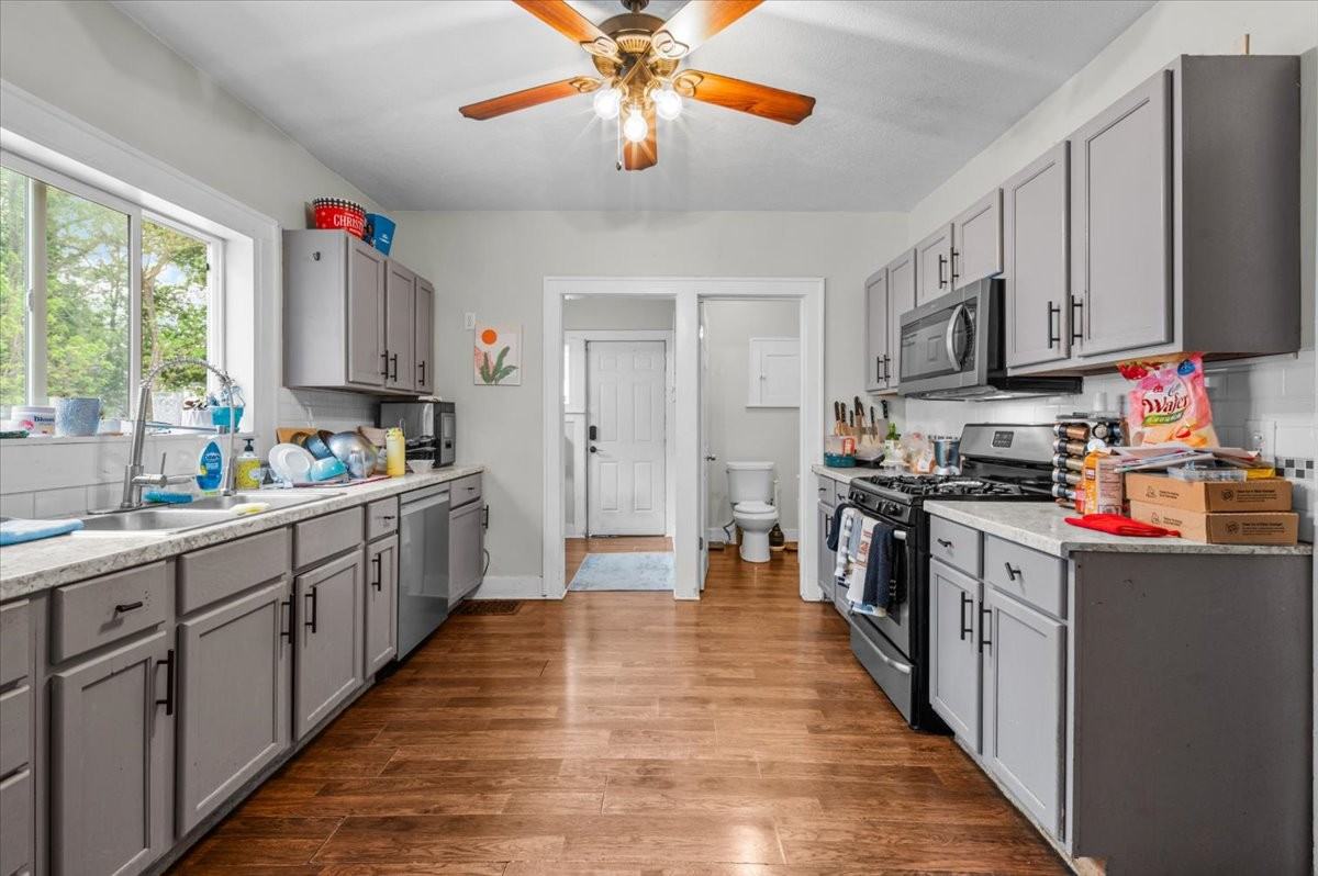 1015 Watkins St Se #NA - Photo 7 of 26