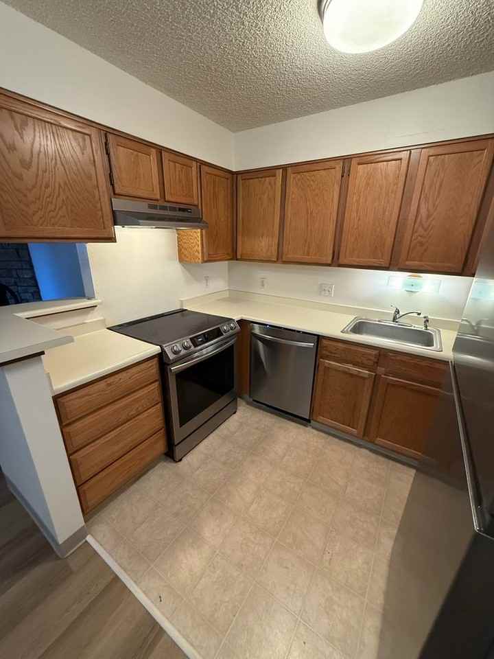 211 Wright St #5-102 - Photo 2 of 22