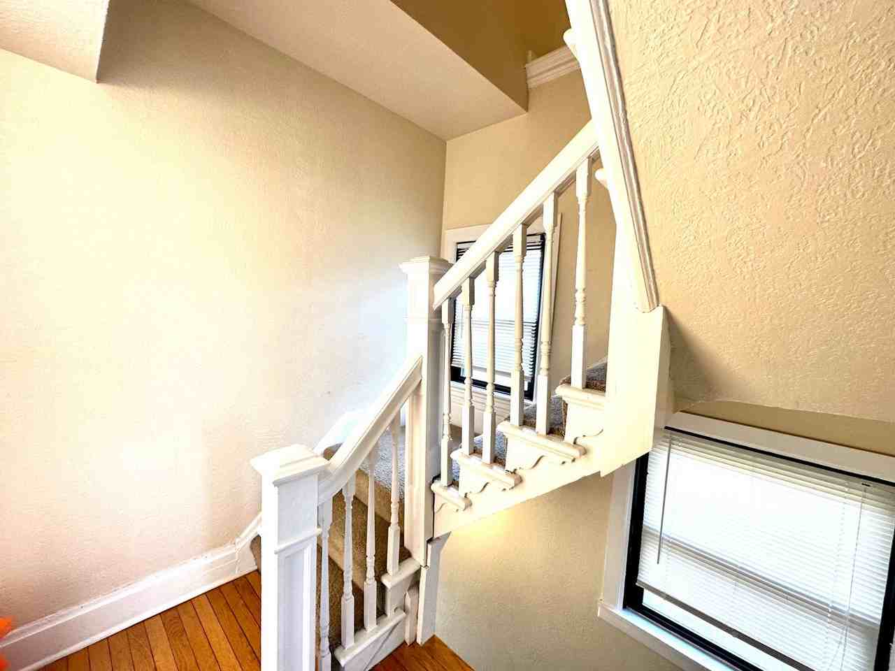102 - 214/216 Oneida St - Photo 3 of 50
