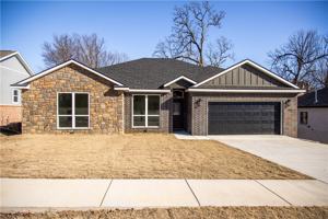 featured image of 1013 Glass St