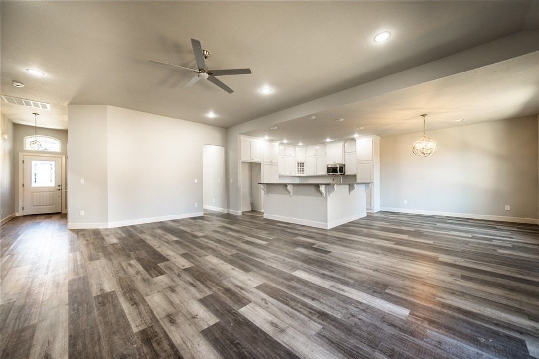 1013 Glass St - Photo 3 of 19