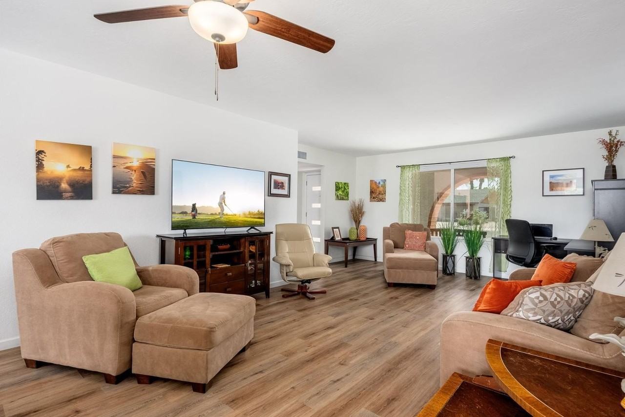 2426 E Sahuaro Dr - Photo 3 of 21