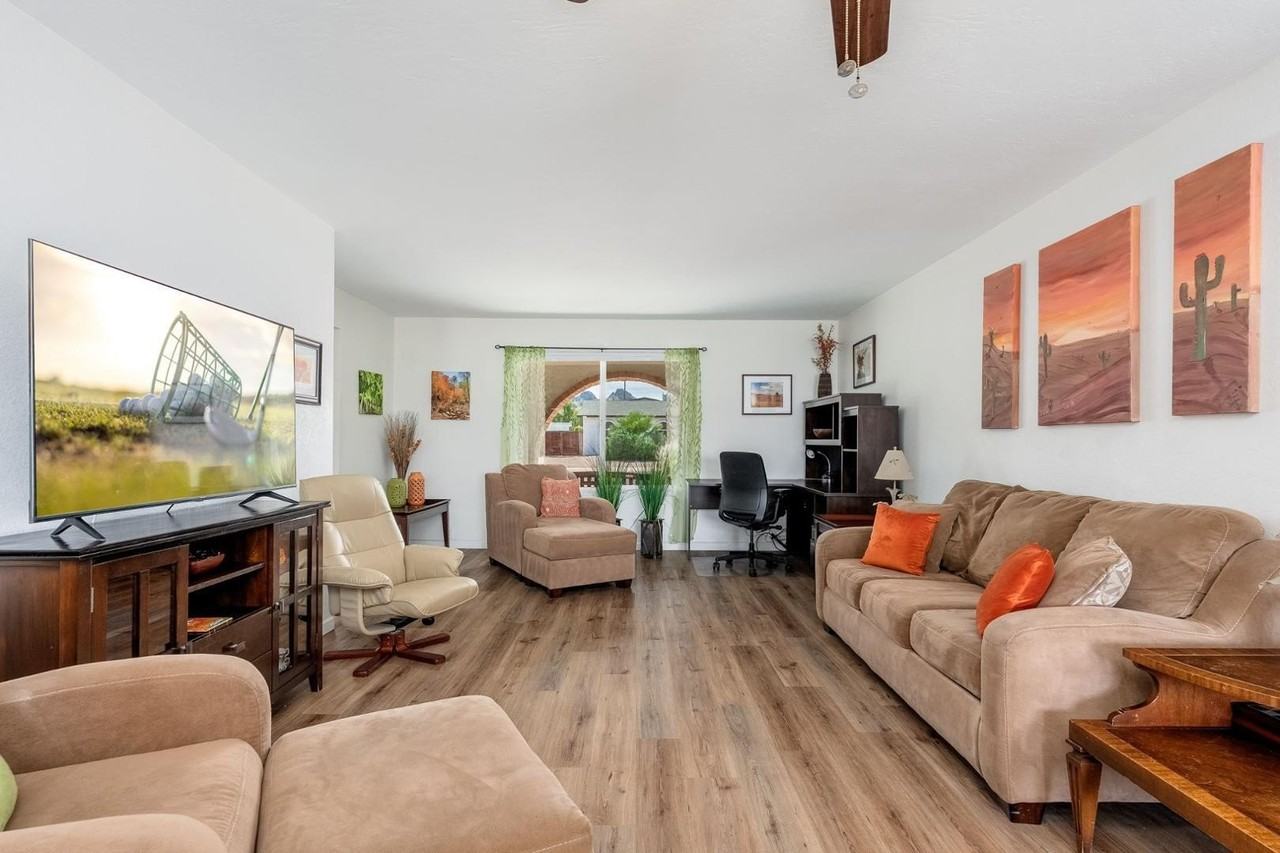 2426 E Sahuaro Dr - Photo 4 of 21