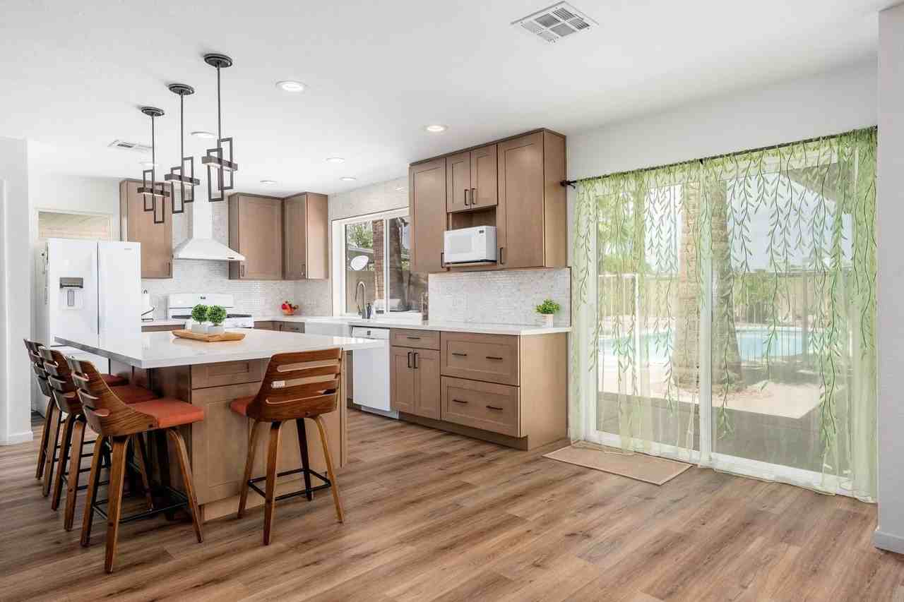 2426 E Sahuaro Dr - Photo 6 of 21