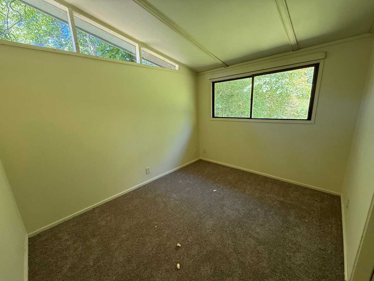 77 Spence Ave - Photo 2 of 4