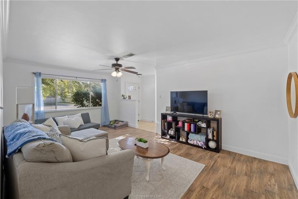 1717 Lawyer St #A - Photo 7 of 22