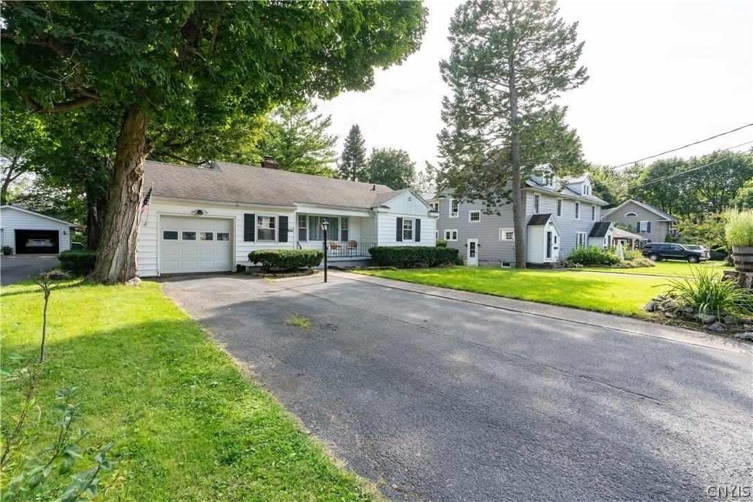 325 Paddock St - Photo 4 of 48