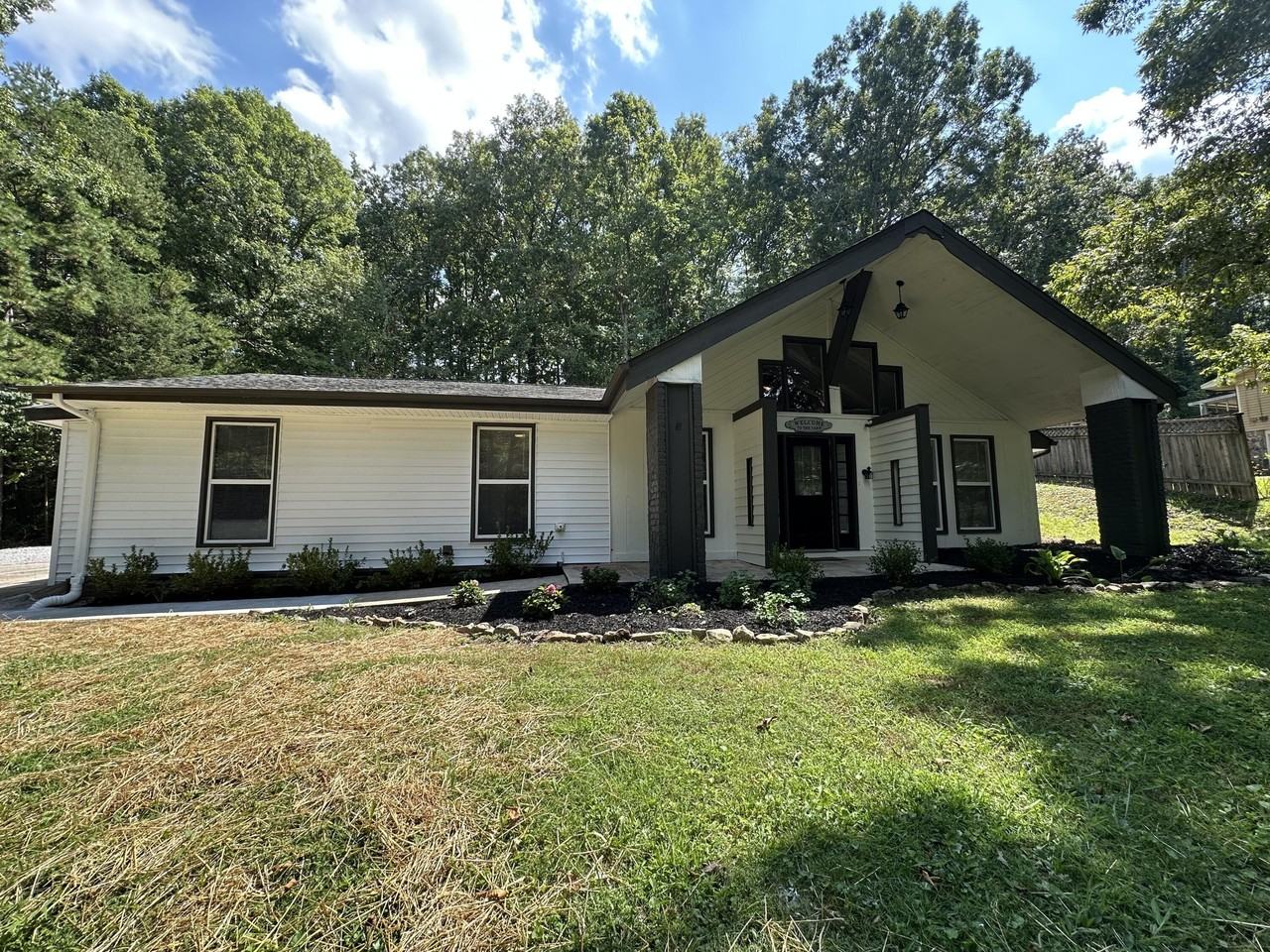 9506 Fuller Rd - Photo 3 of 38