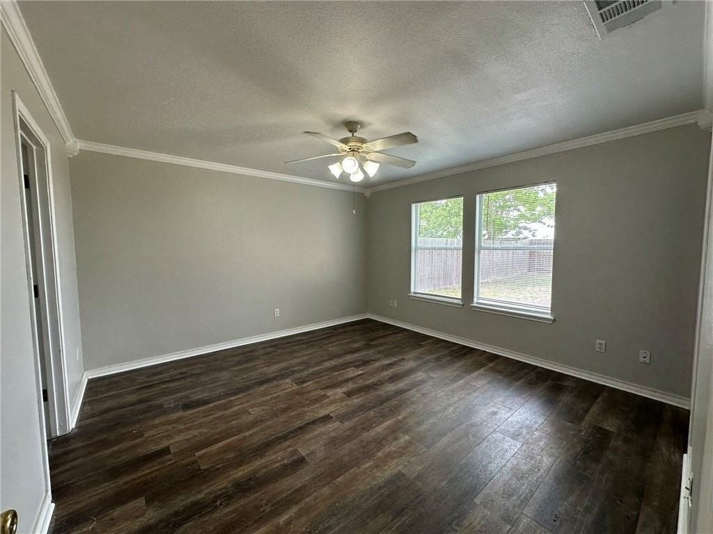 2112 Westwood Dr - Photo 5 of 15