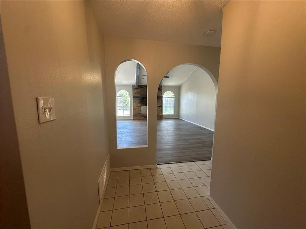 101 Terlingua Dr - Photo 2 of 17