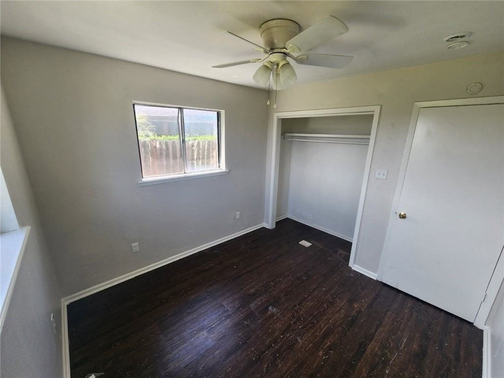 7406 Milky Way Dr - Photo 4 of 10