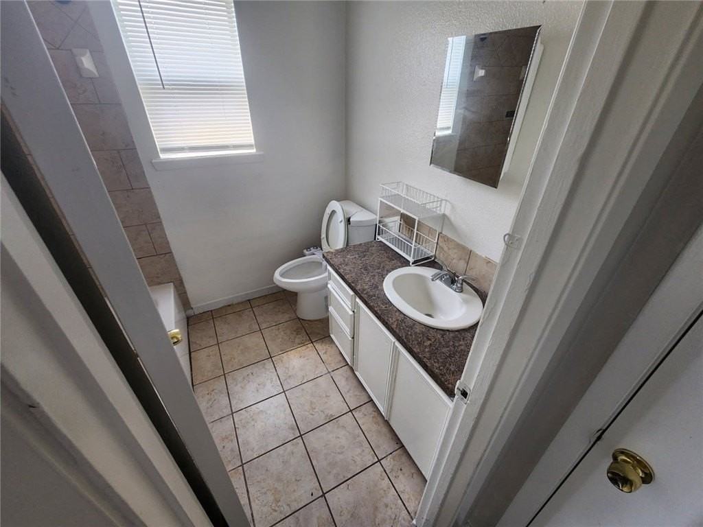 7406 Milky Way Dr - Photo 6 of 10