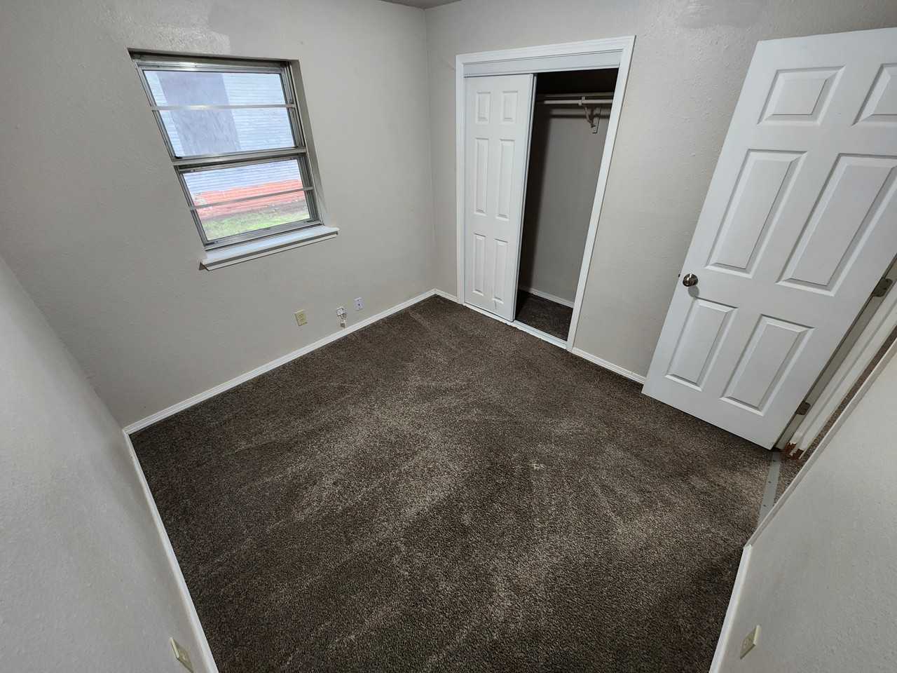 412 E 7th St #1 - Photo 6 of 13