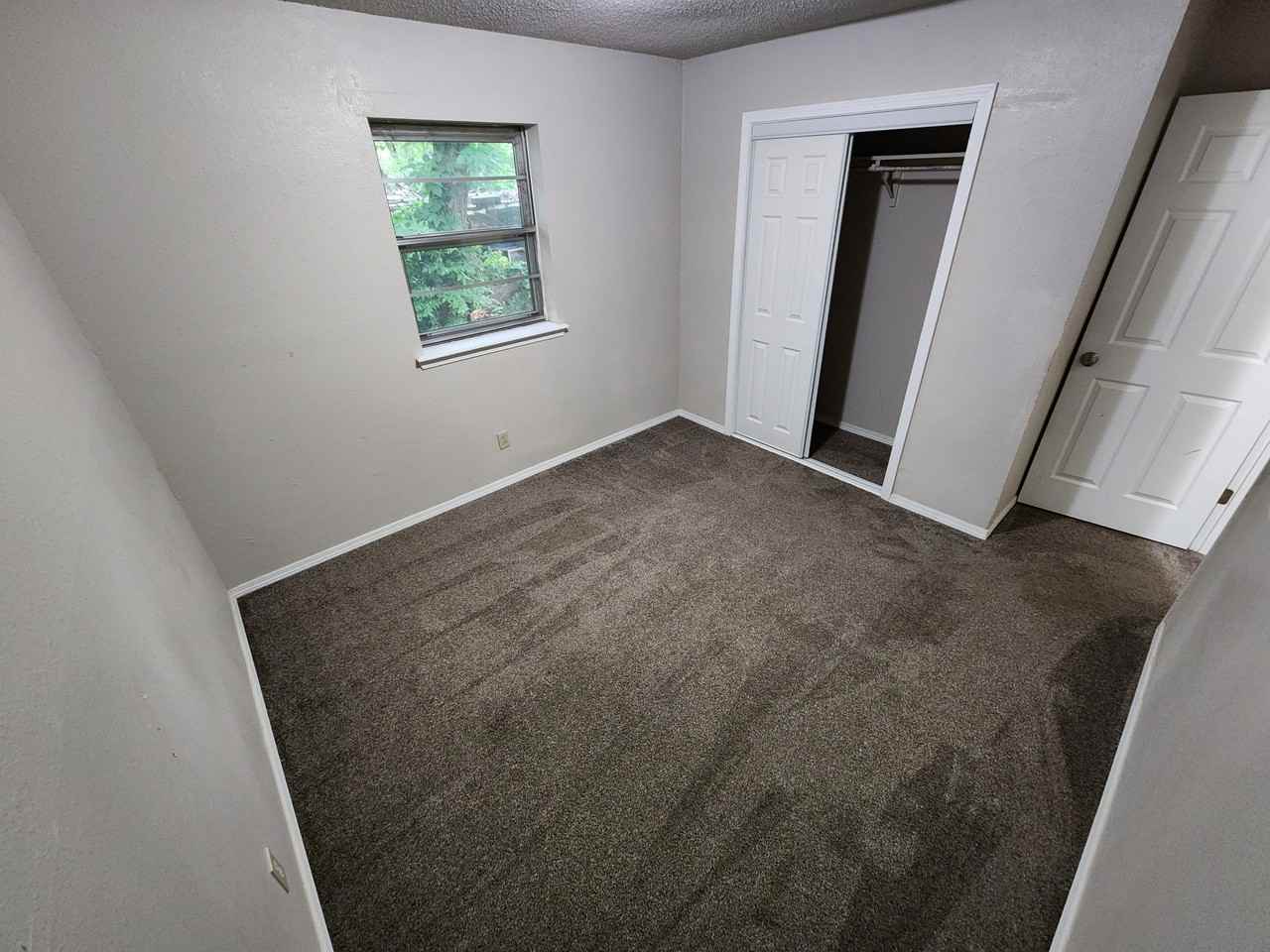 412 E 7th St #1 - Photo 7 of 13