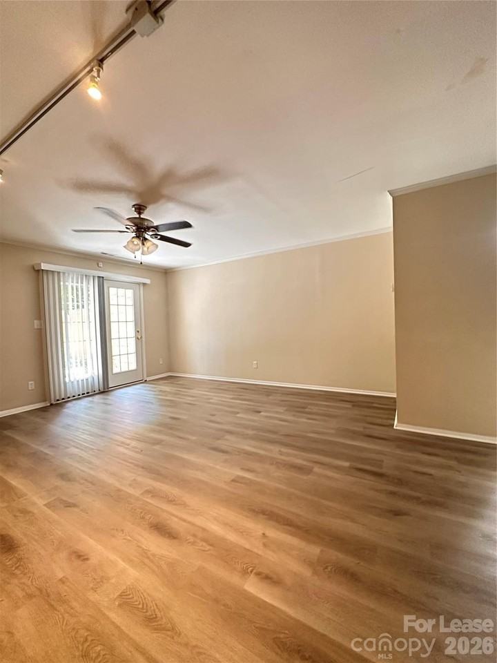 4101 Ivystone Ct - Photo 4 of 16