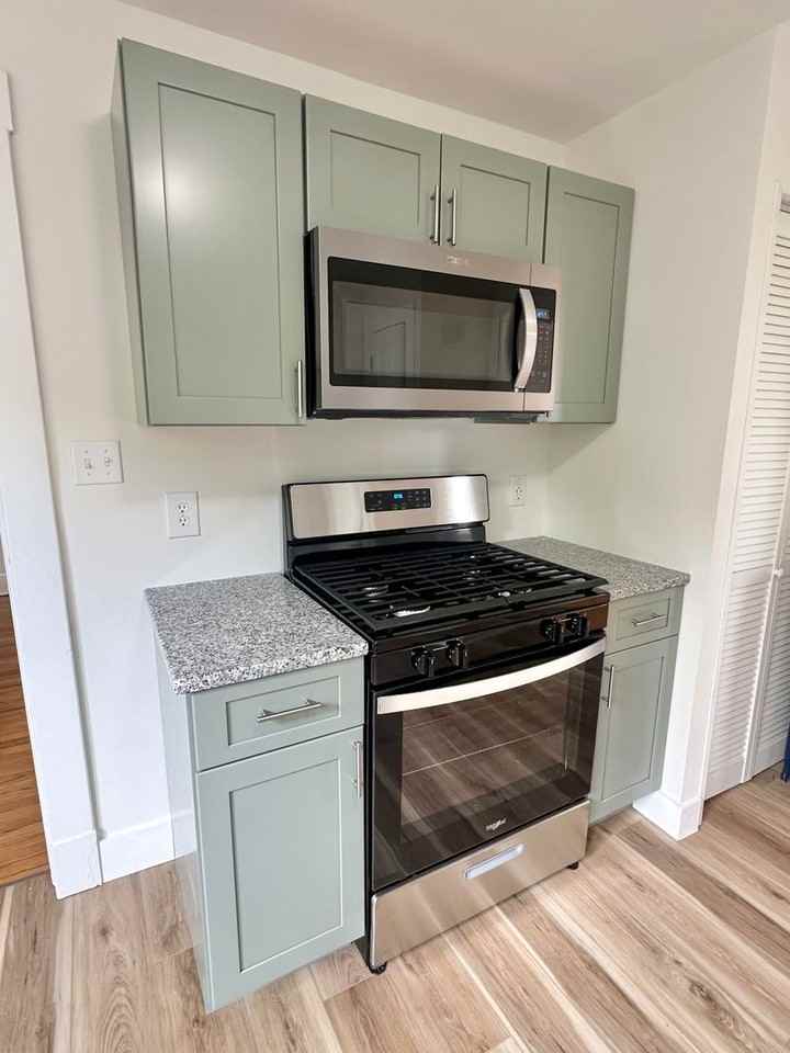 90 Monroe St - Photo 3 of 28