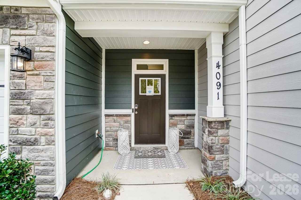 3977 Fadden St - Photo 3 of 32