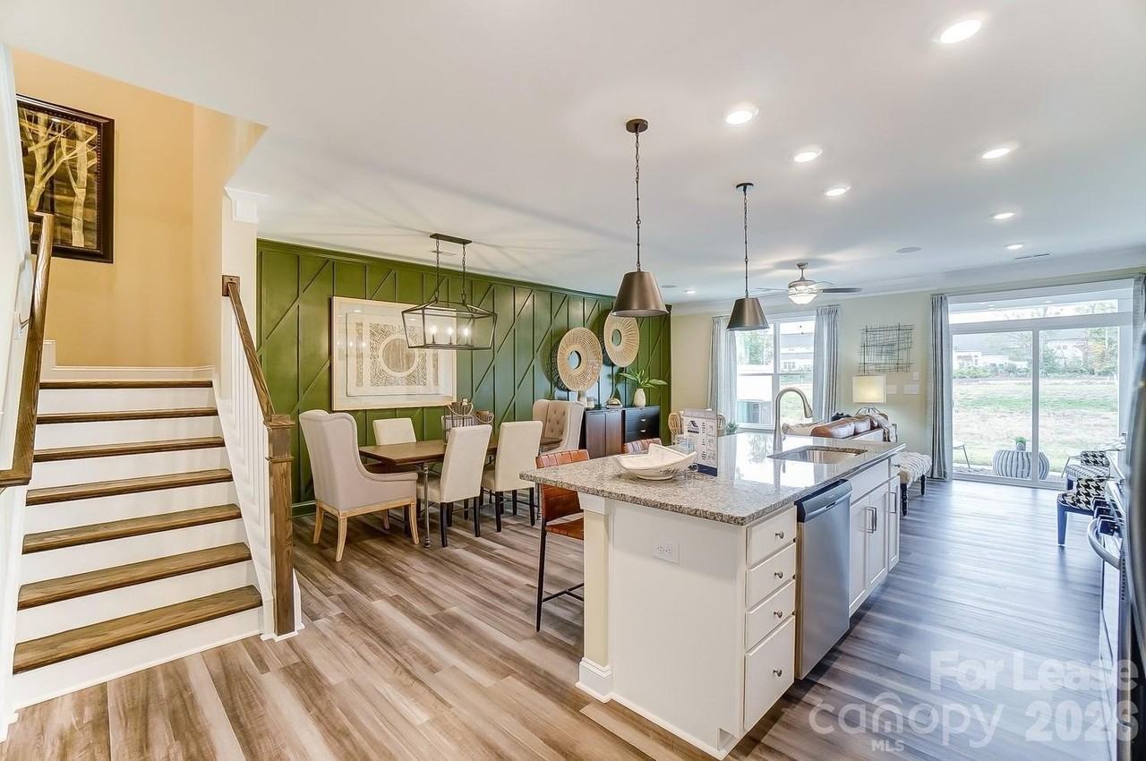 3977 Fadden St - Photo 6 of 32
