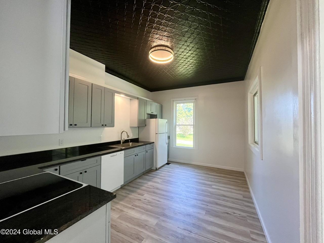 53 S Park St #B - Photo 6 of 21