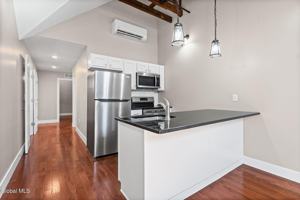 featured image of 521 Warren St #3