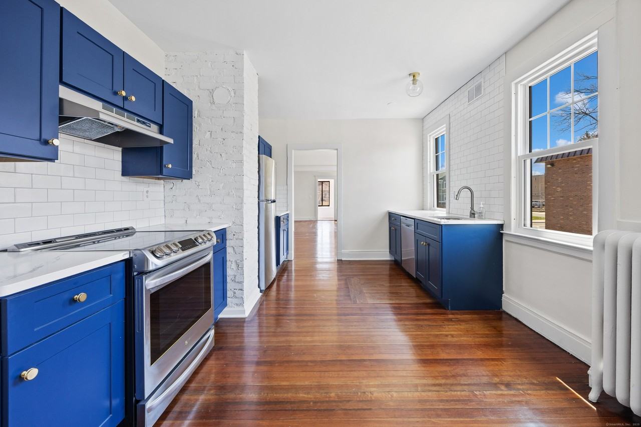 852 Farmington Ave - Photo 3 of 15
