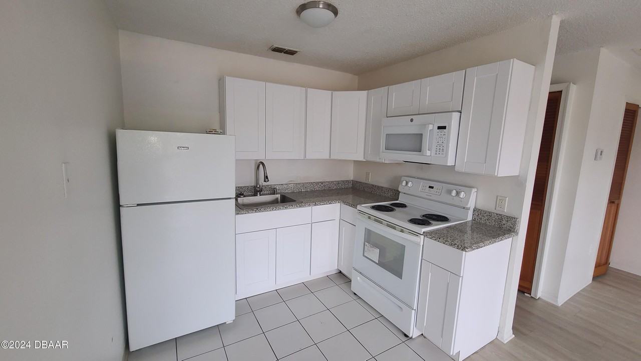 1290 9th St #106 - Photo 2 of 7