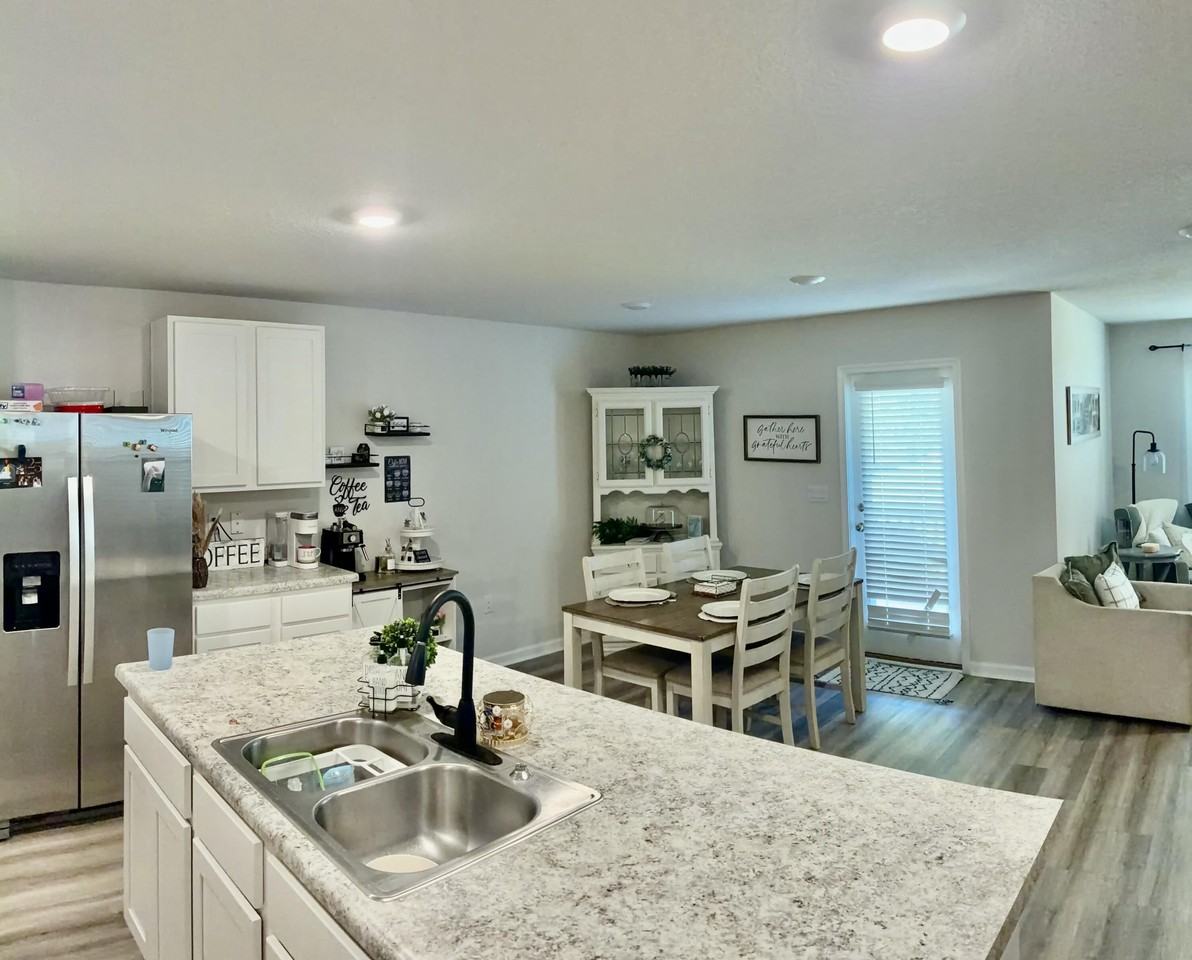 6746 Cambrian Rdg - Photo 2 of 15