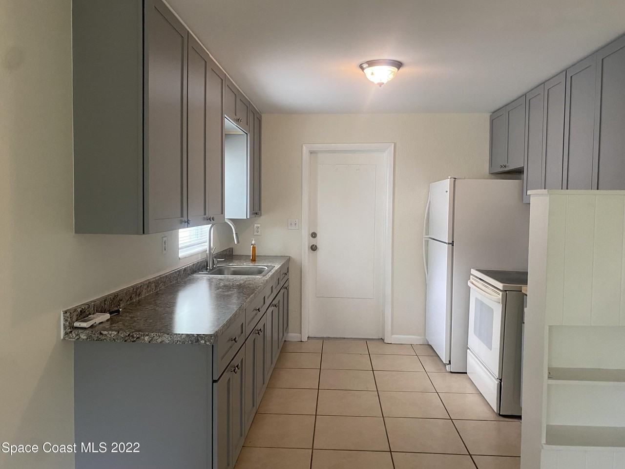1868 Pineapple Ave - Photo 3 of 14