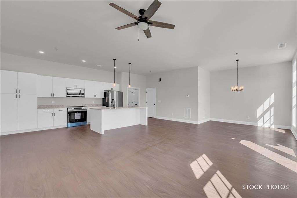 1038 Homestead Way Street - Photo 6 of 36