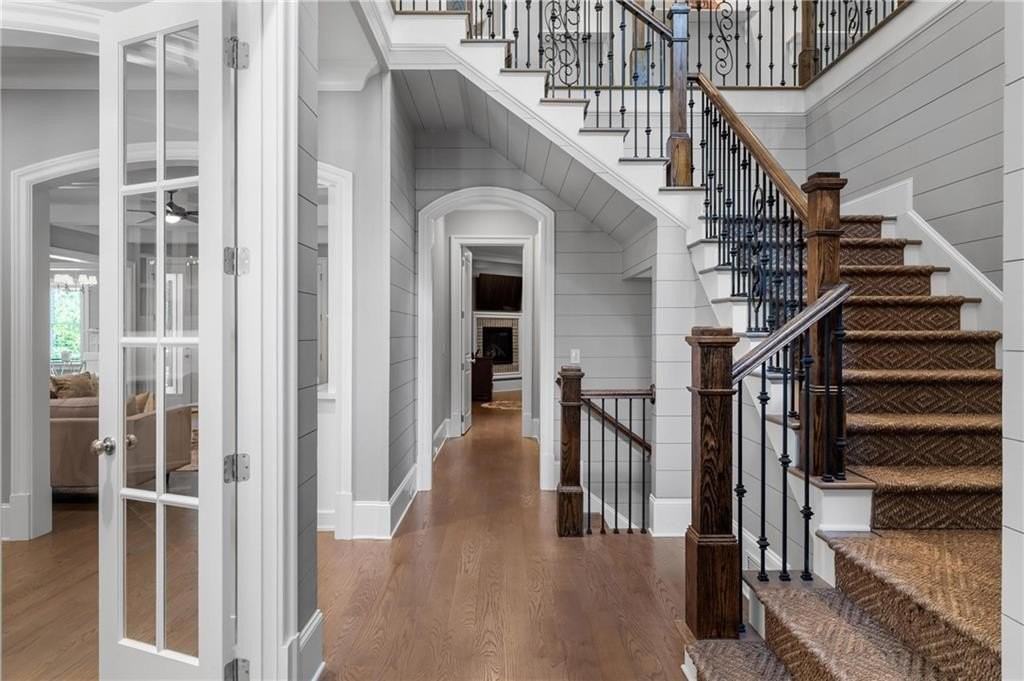 1685 Mount Paran Rd Nw - Photo 3 of 50