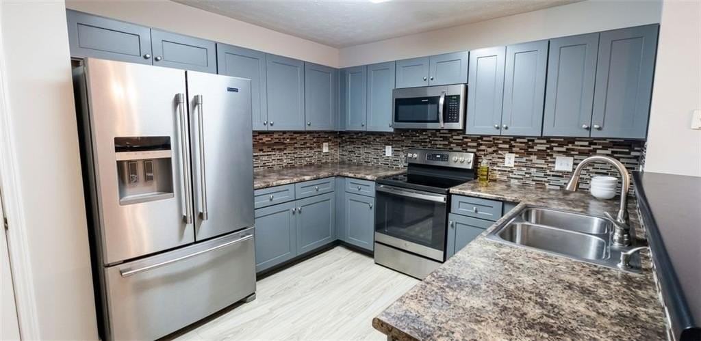 252 Tara Commons Dr - Photo 4 of 18
