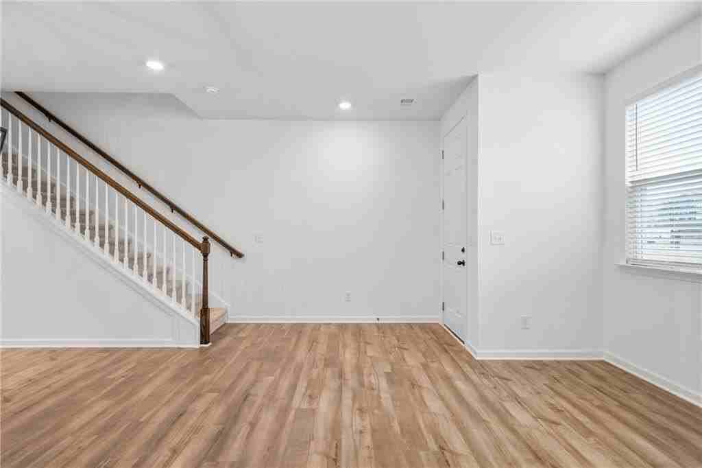 1637 Winpost Ln Nw - Photo 5 of 39