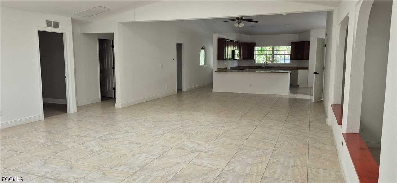 315 Cleveland Ave - Photo 4 of 44