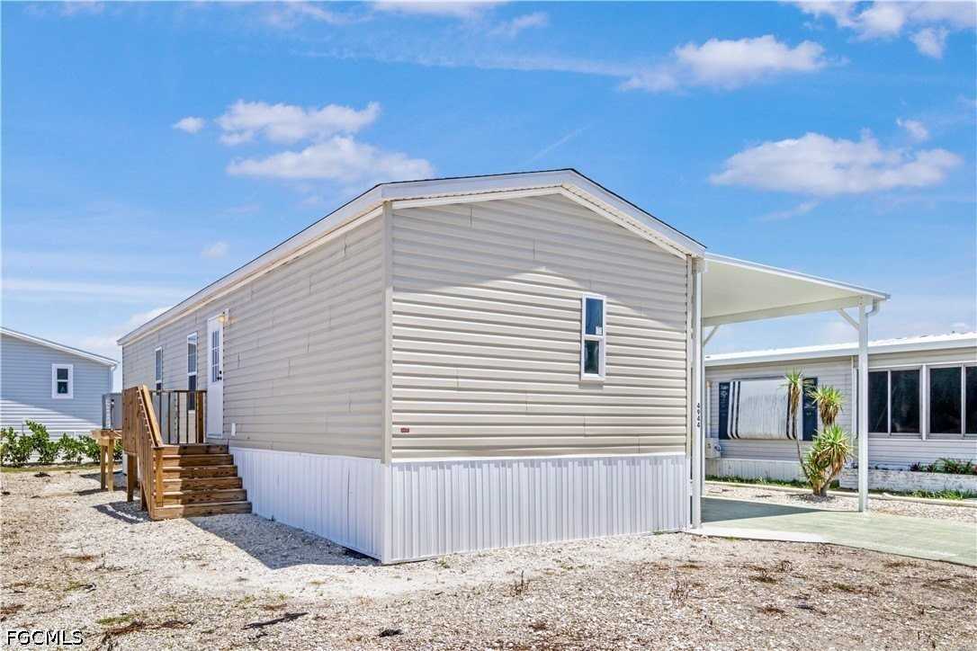 4944 Porky Ln - Photo 3 of 28