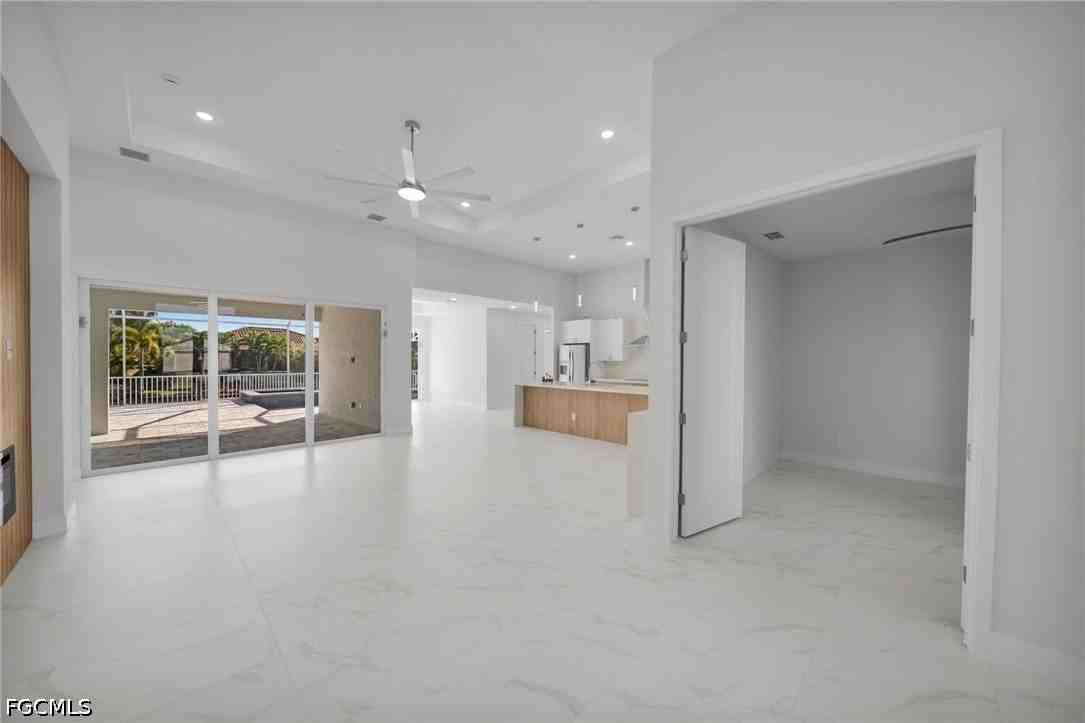 1430 Se 23rd St - Photo 5 of 50