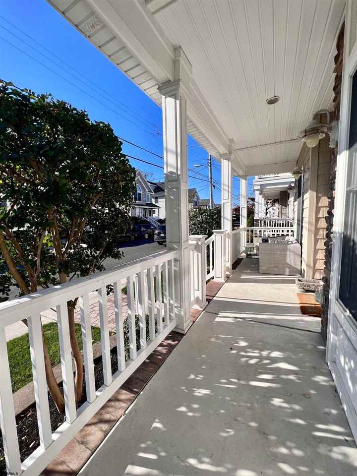 107 N Douglas Ave - Photo 3 of 38