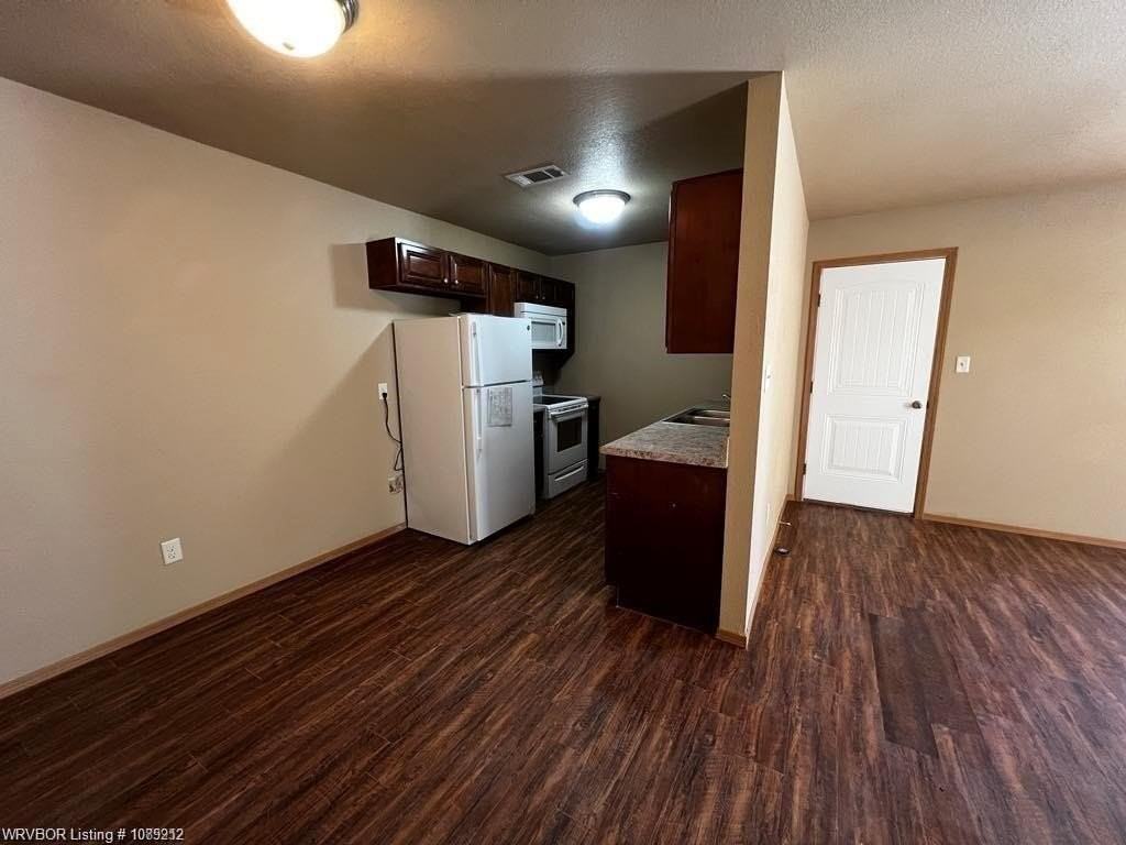 9127 Fresno Cir #A - Photo 4 of 11