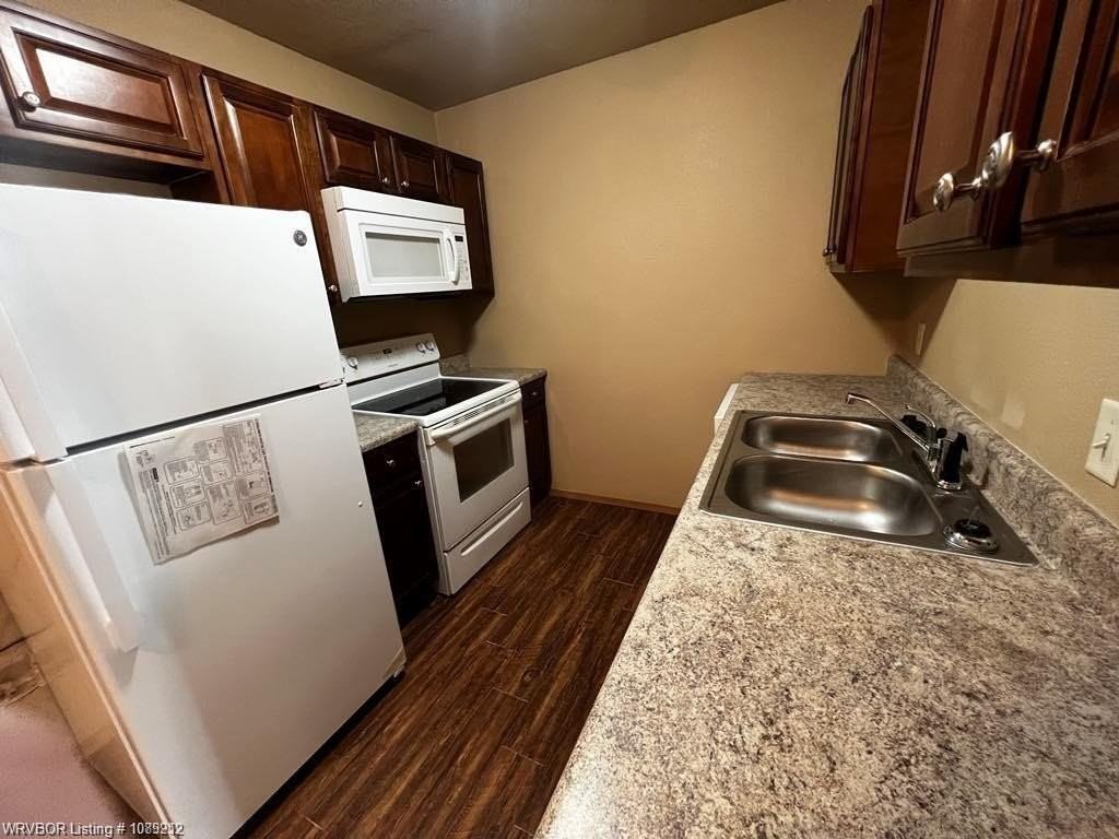 9127 Fresno Cir #A - Photo 5 of 11