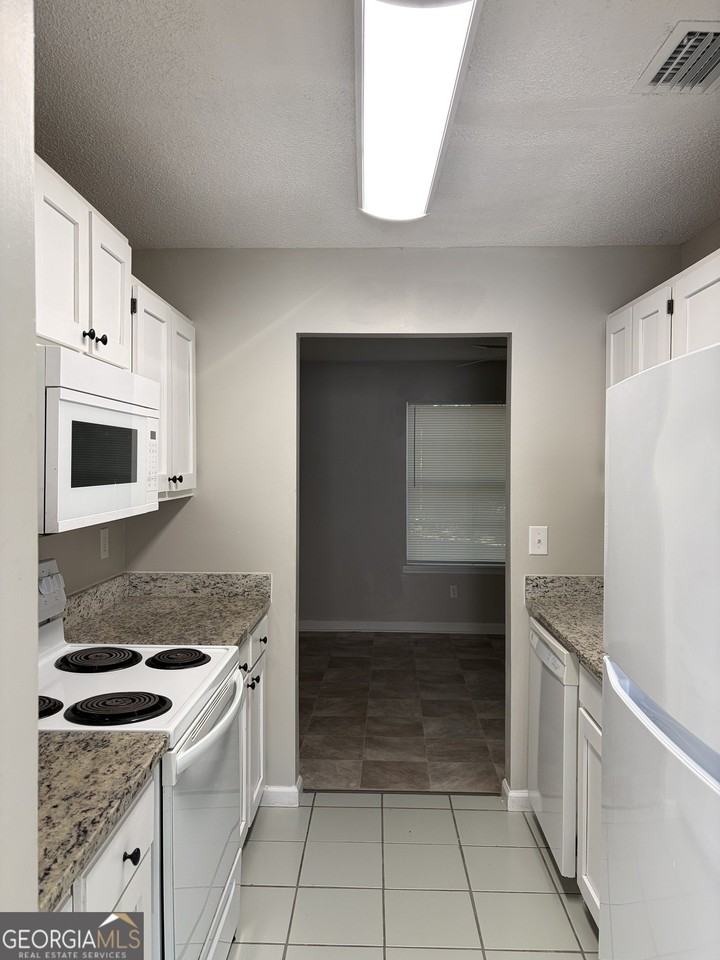 736 Morningside Ln - Photo 6 of 22