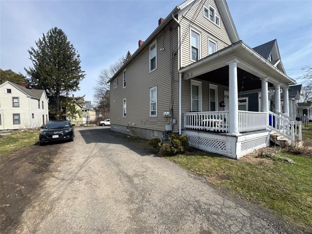 44 Leroy St - Photo 2 of 13