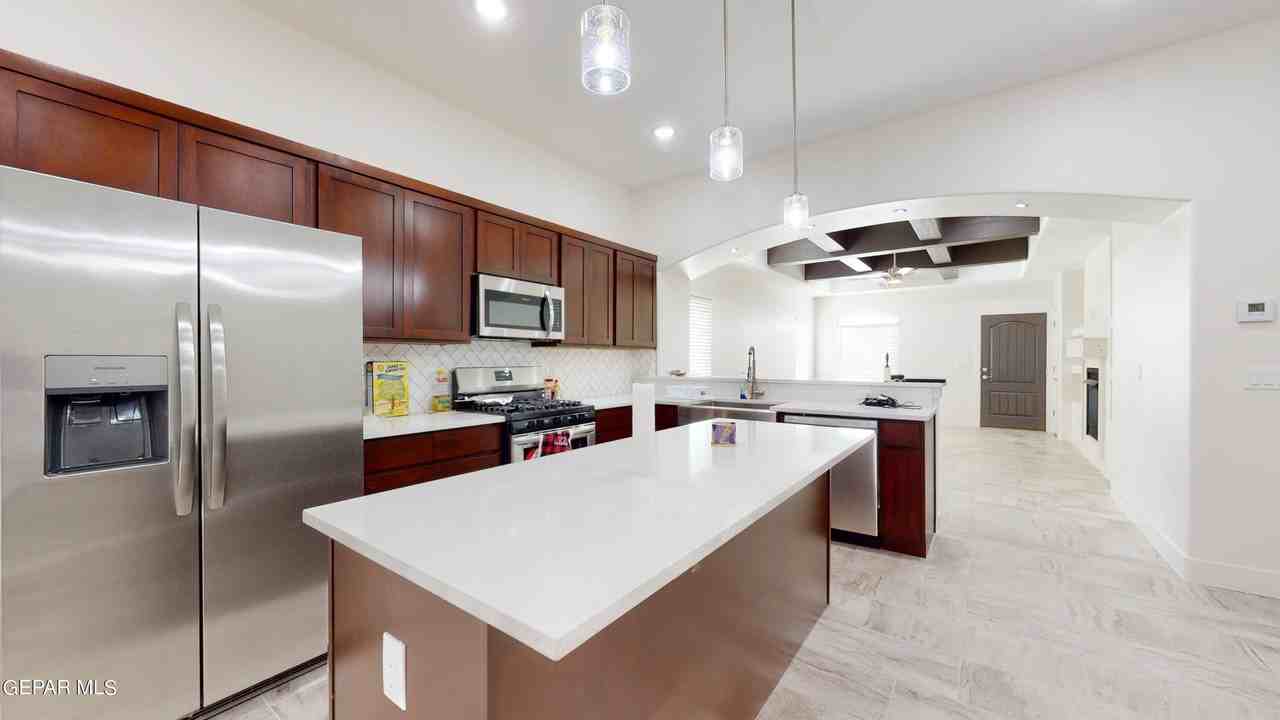 440 Soleil Rd - Photo 3 of 38