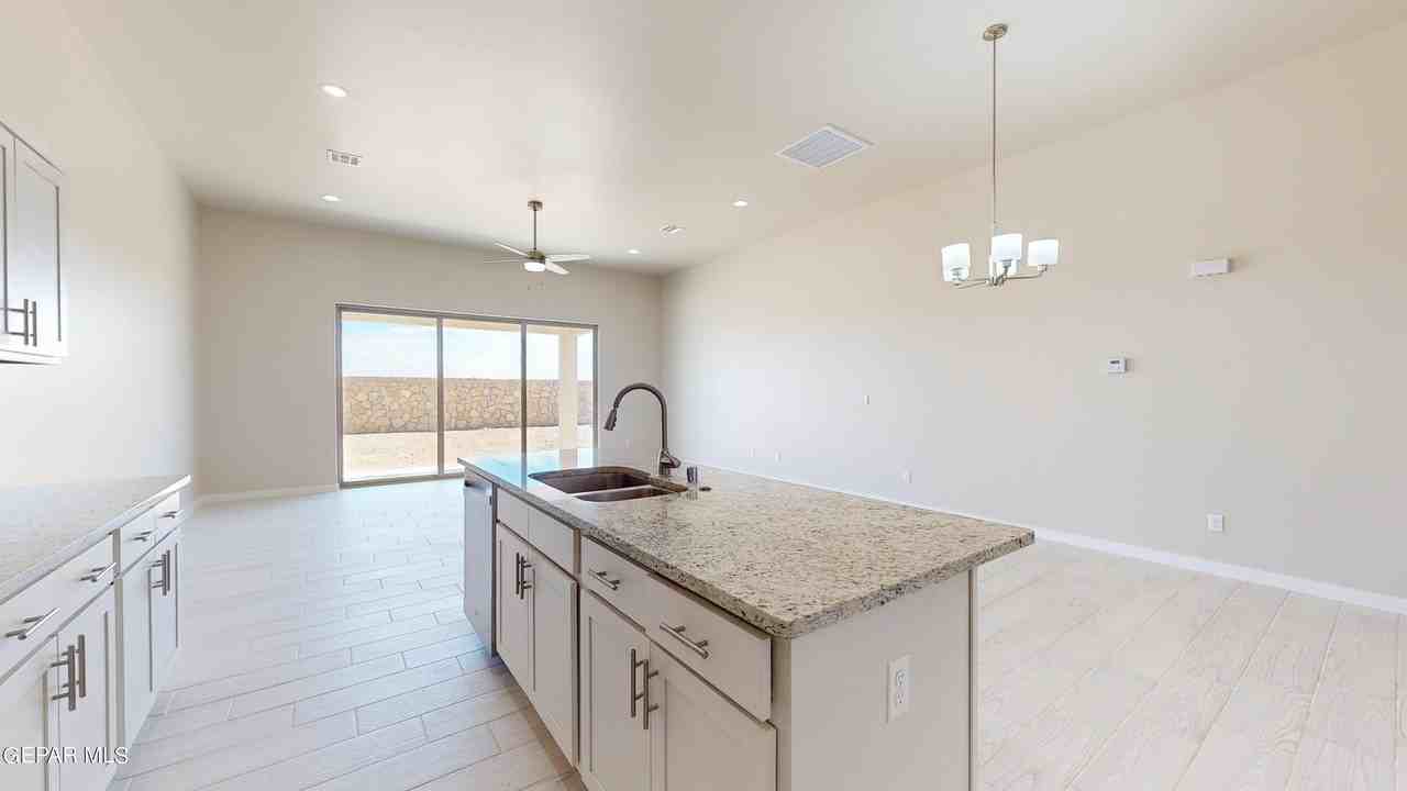 11118 Blue Eyed Grass St - Photo 6 of 41