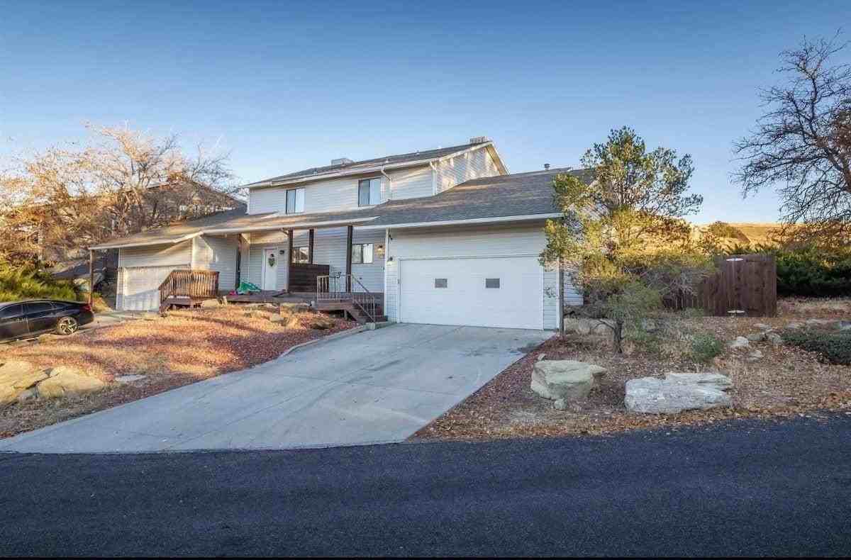 380 Explorer Ct #B - Photo 2 of 29