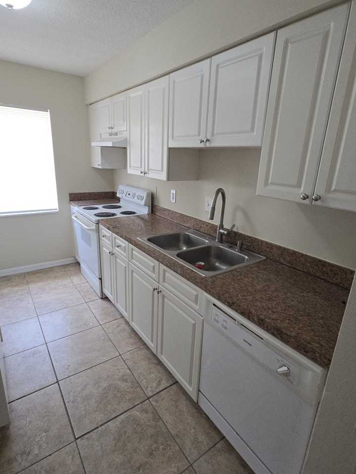 3111 E Cayuga St #1 - Photo 2 of 10