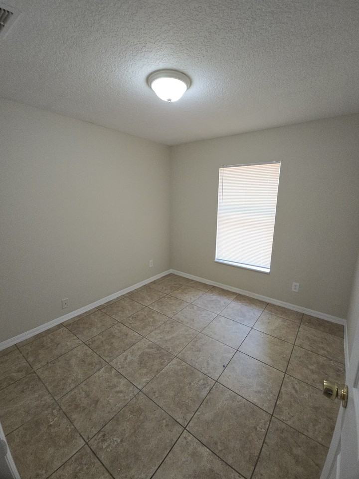 3111 E Cayuga St #1 - Photo 5 of 10