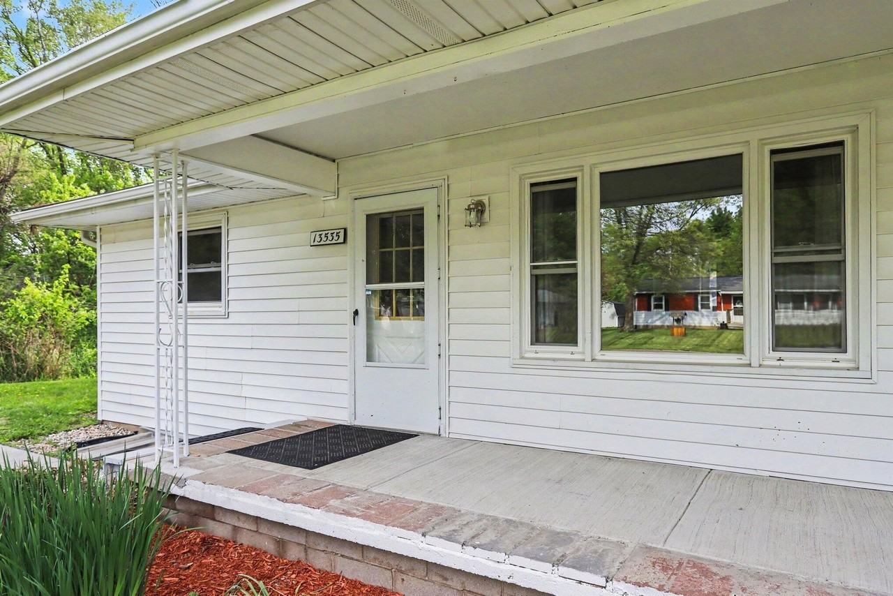 13535 W Tremblay Dr - Photo 3 of 21