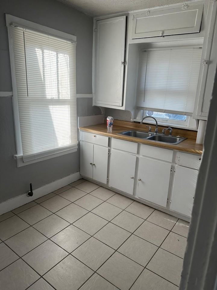 108 N Florida St #1 - Photo 2 of 5