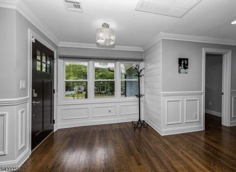 150 Fremont Ave - Photo 2 of 14